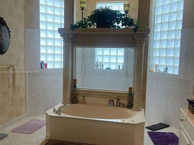 6239 NW 53rd Cir, Coral Springs FL 33067