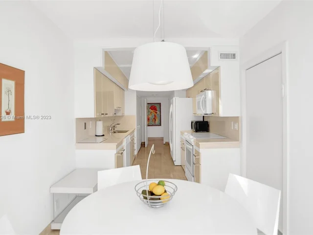 19707 Turnberry Way # 21E, Aventura FL 33180