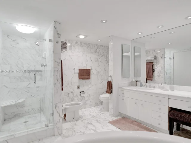 19707 Turnberry Way # 21E, Aventura FL 33180