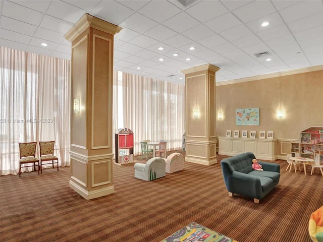 19707 Turnberry Way # 21E, Aventura FL 33180