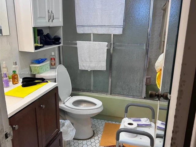 1470 NE 125th Ter # 810, North Miami FL 33161