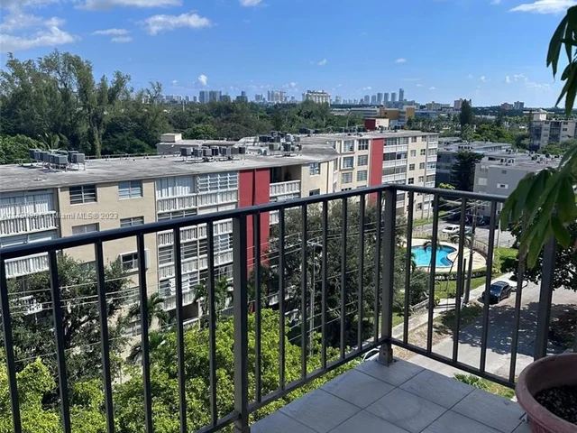 1470 NE 125th Ter # 810, North Miami FL 33161