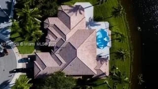 2534 Poinciana Dr, Weston FL 33327