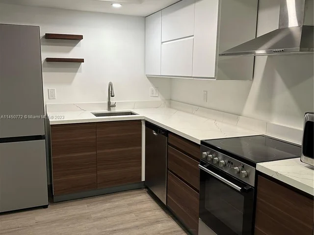 455 Golden Isles Dr # 109, Hallandale Beach FL 33009