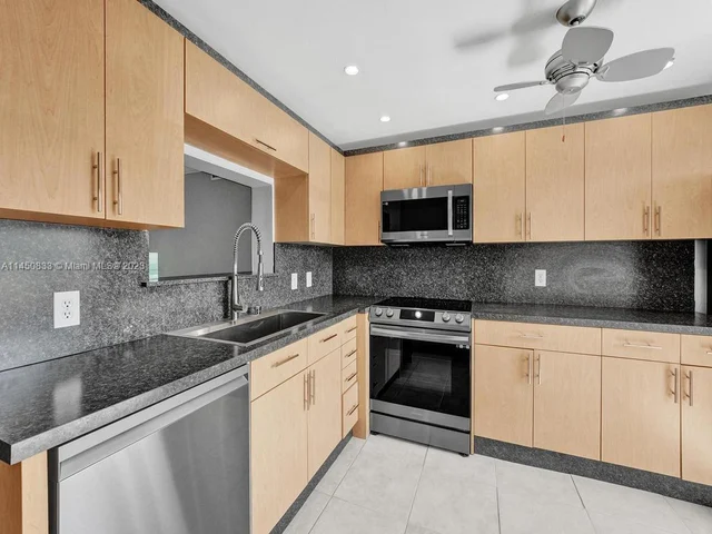 1001 Lincoln A # 1001, Boca Raton FL 33434