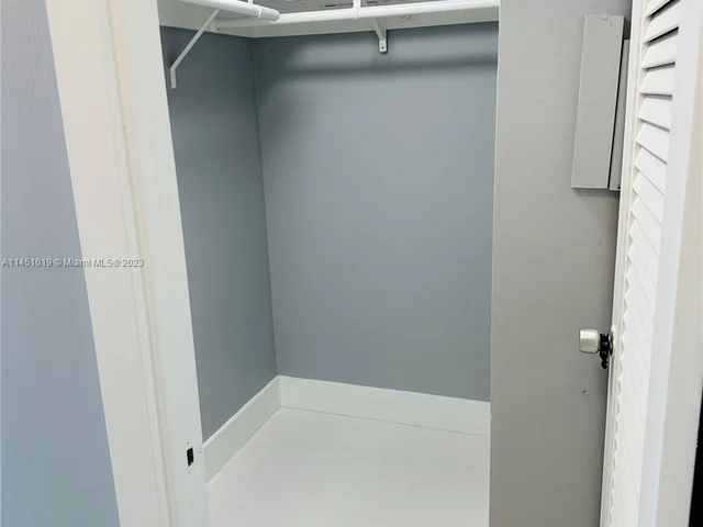 1170 NE 191st St # 26, Miami FL 33179