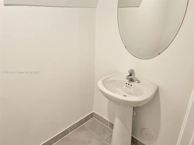 2669 SE 10th St, Homestead FL 33035