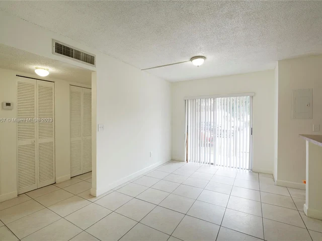 1675 W 42nd St # 102, Hialeah FL 33012