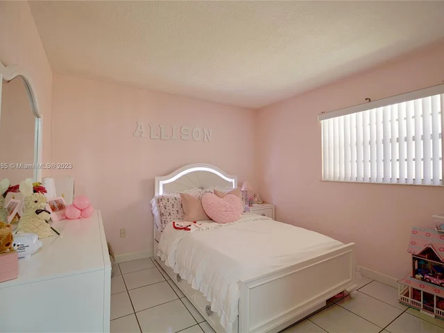 1685 W 42nd St # 101, Hialeah FL 33012