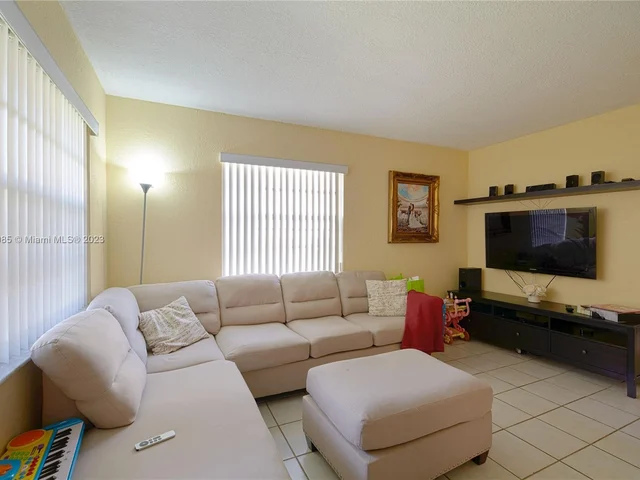 1685 W 42nd St # 101, Hialeah FL 33012