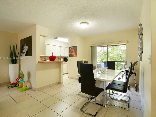 1685 W 42nd St # 203, Hialeah FL 33012