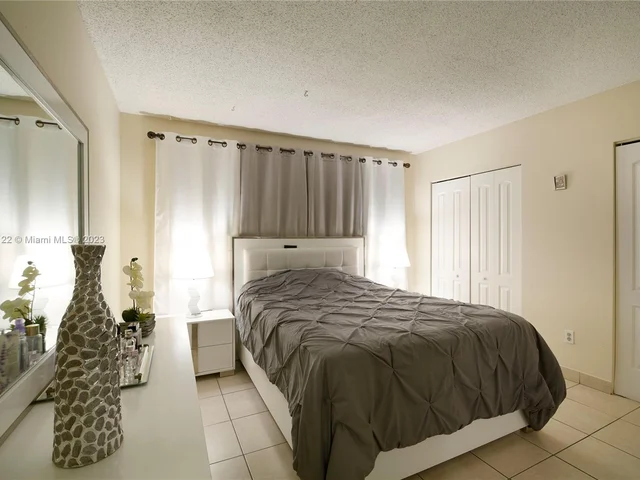 1685 W 42nd St # 203, Hialeah FL 33012