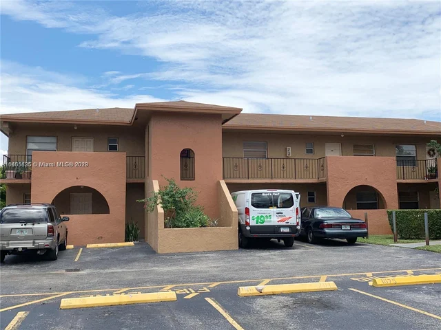1685 W 42nd St # 204, Hialeah FL 33012