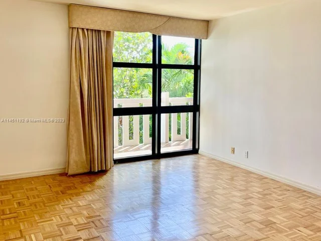 1121 Crandon Blvd # E306, Key Biscayne FL 33149