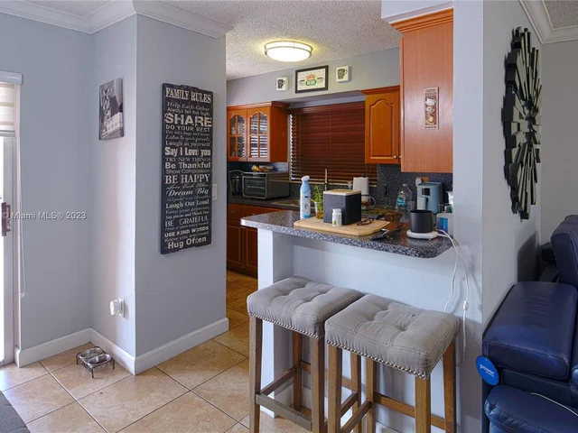 1675 W 42nd St # 202, Hialeah FL 33012