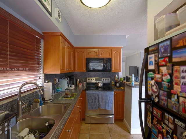 1675 W 42nd St # 202, Hialeah FL 33012