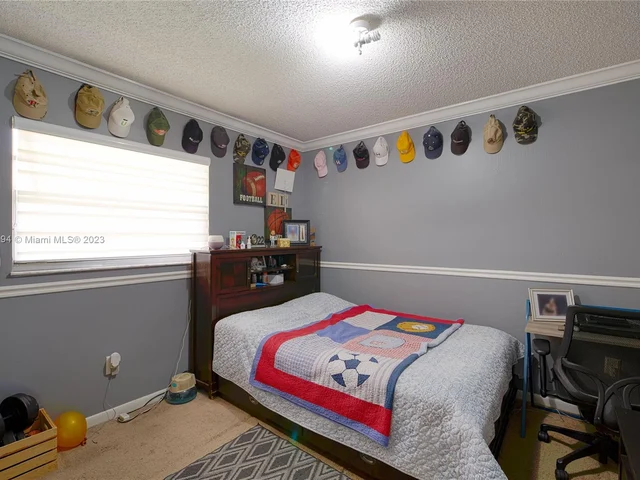 1675 W 42nd St # 202, Hialeah FL 33012