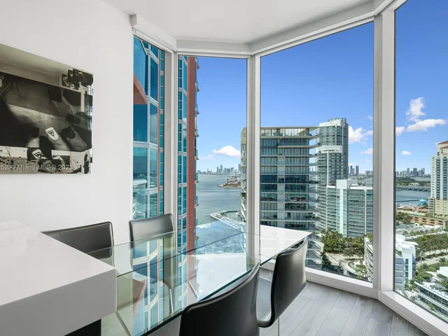 300 S Pointe Dr # 2306, Miami Beach FL 33139