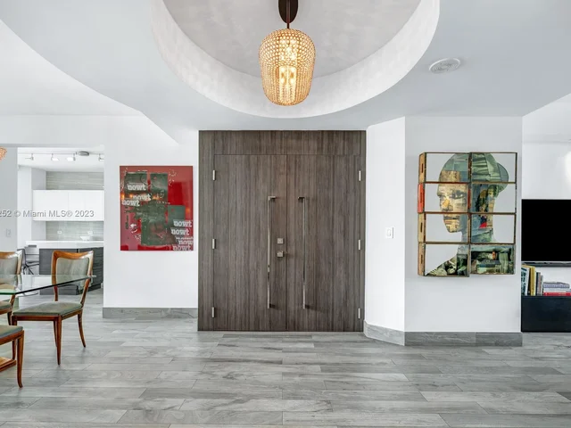 300 S Pointe Dr # 2306, Miami Beach FL 33139