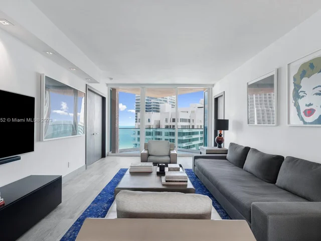 300 S Pointe Dr # 2306, Miami Beach FL 33139