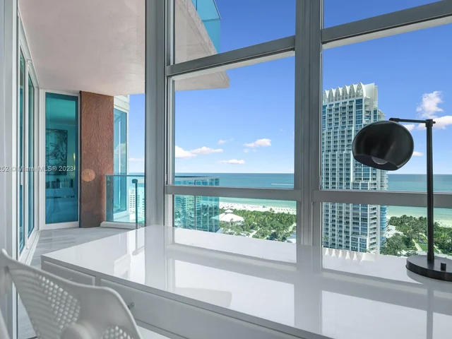 300 S Pointe Dr # 2306, Miami Beach FL 33139
