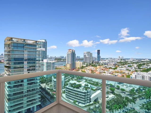 300 S Pointe Dr # 2306, Miami Beach FL 33139