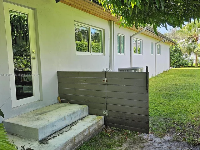 1204 Placetas Ave, Coral Gables FL 33146