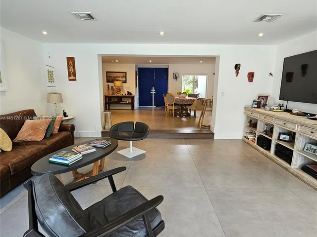 1204 Placetas Ave, Coral Gables FL 33146