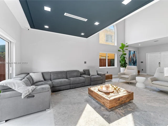 14301 SW 130th ave, Miami FL 33186