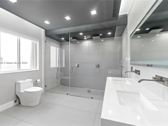 14301 SW 130th ave, Miami FL 33186