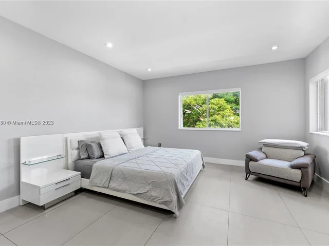 14301 SW 130th ave, Miami FL 33186