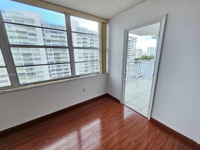 18031 Biscayne Blvd # 1401, Aventura FL 33160