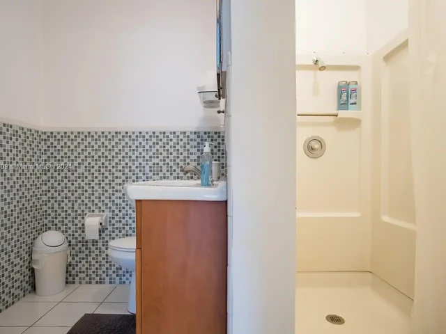 3467 Fillmore St, Hollywood FL 33021