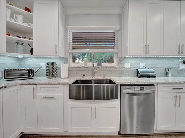 11860 Tara Dr, Plantation FL 33325