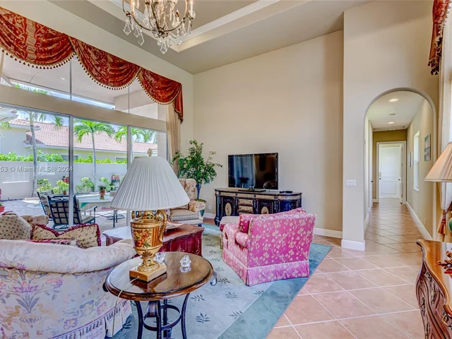 522 Les Jardin Dr, Palm Beach Gardens FL 33410