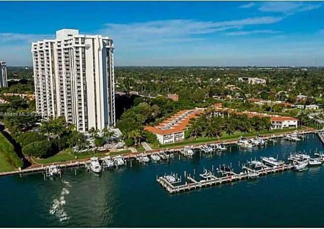 4000 Towerside Ter # 2212, Miami FL 33138