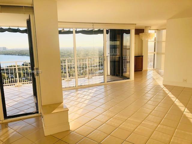 4000 Towerside Ter # 2212, Miami FL 33138
