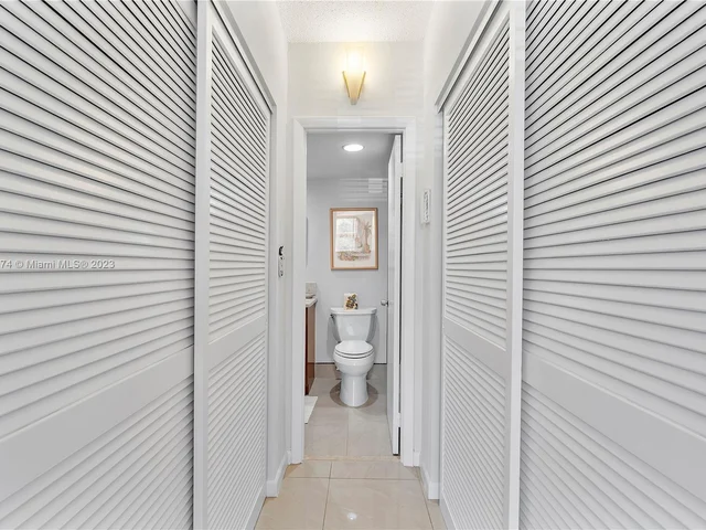 90 Edgewater Dr # 116, Coral Gables FL 33133