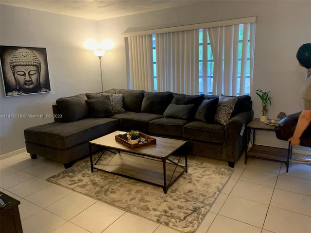 750 NW 17 Ct, Homestead FL 33030