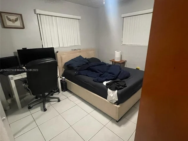 750 NW 17 Ct, Homestead FL 33030