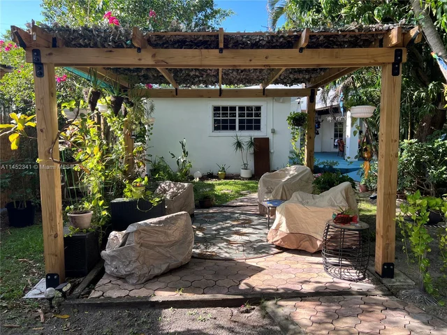 3044 SW 15th St, Miami FL 33145