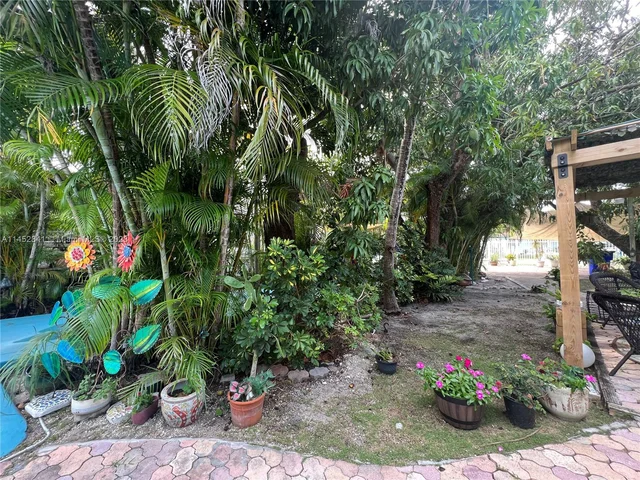 3044 SW 15th St, Miami FL 33145