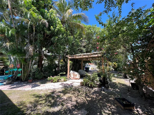 3044 SW 15th St, Miami FL 33145