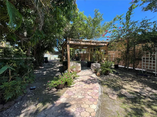 3044 SW 15th St, Miami FL 33145