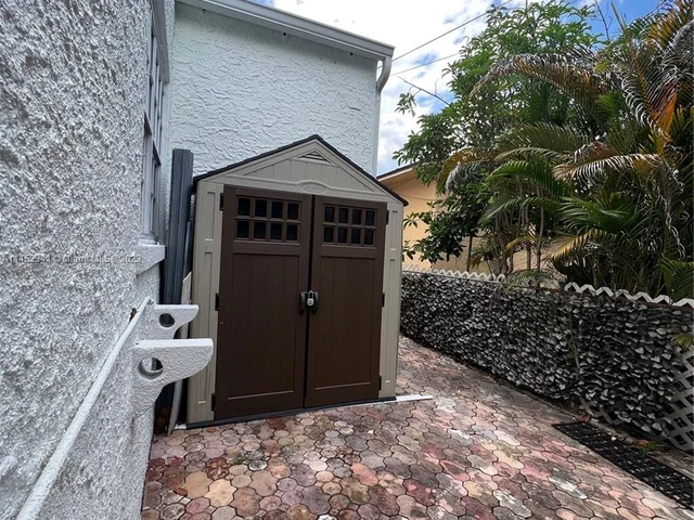 3044 SW 15th St, Miami FL 33145