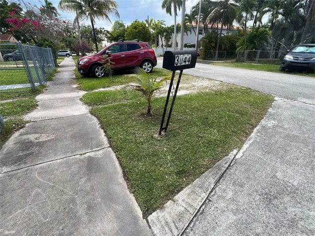 3044 SW 15th St, Miami FL 33145
