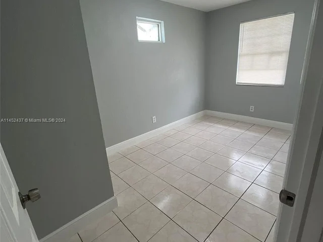 4527 NW 191st Ter, Miami Gardens FL 33055