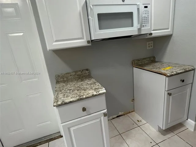 4527 NW 191st Ter, Miami Gardens FL 33055