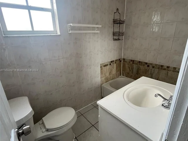 4527 NW 191st Ter, Miami Gardens FL 33055