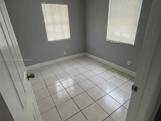 4527 NW 191st Ter, Miami Gardens FL 33055